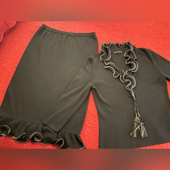 Cyrus Knit Skirt & Top Trimmed In Genuine Leather. - Picture 7 of 11